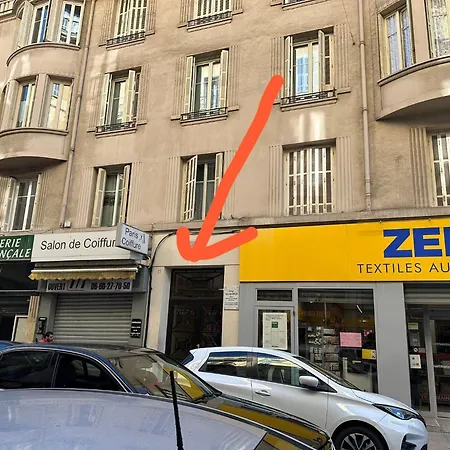 Δωμάτια σε οικογενειακή κατοικία Centre *