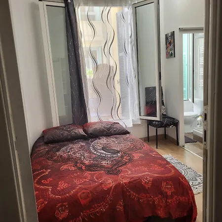 Centre Δωμάτια σε οικογενειακή κατοικία Νίκαια